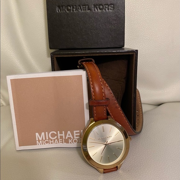 Michael Kors 💯 Authentic - Picture 13 of 13